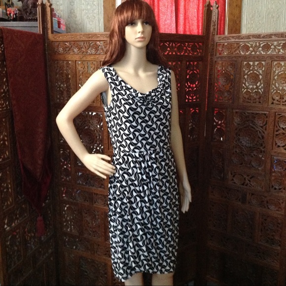 Ellen Tracy dress, size 8 keyhole back fully lined - Picture 2 of 8